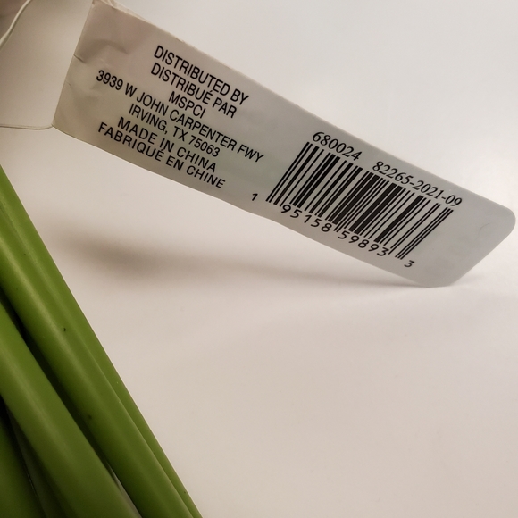 White fake rose bouquet 14 stems per bunch 5 bunches for $10 - Picture 2 of 4